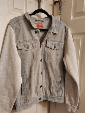 Light Wash Denim Jacket with Heather Gray Knit Sleeves - Women